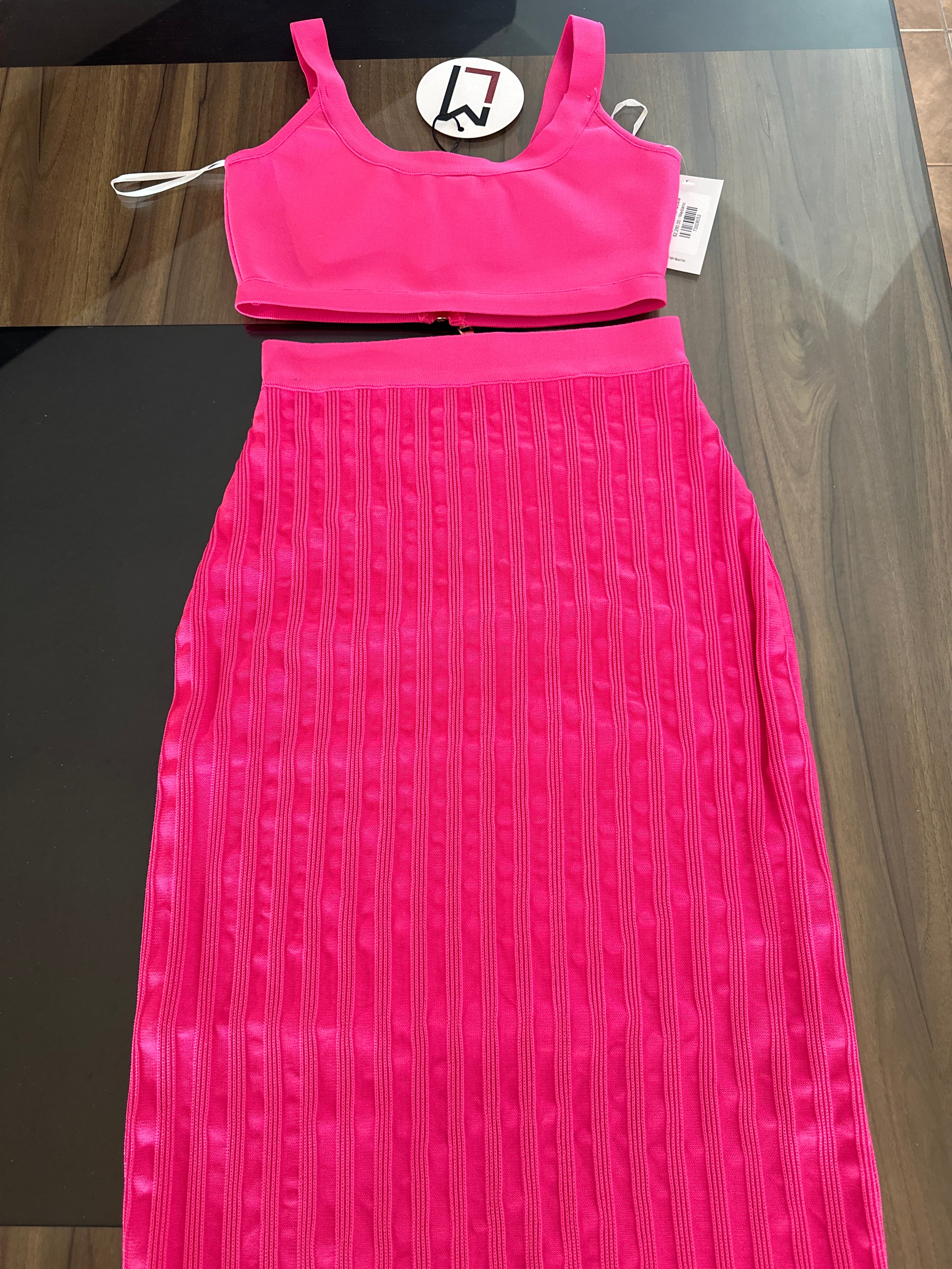 Conjunto Fucsia Crop Top Falda Midi